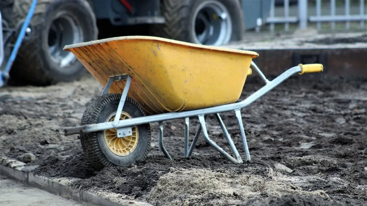 Heavy-duty wheelbarrow, photo 1 of 3 (sample photo)