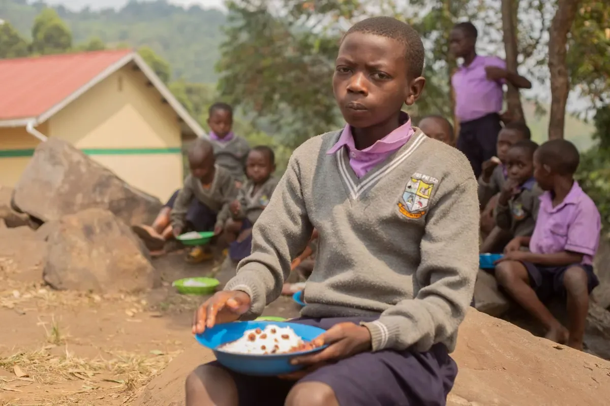 School lunch programme, photo 1 of 3 (sample photo)